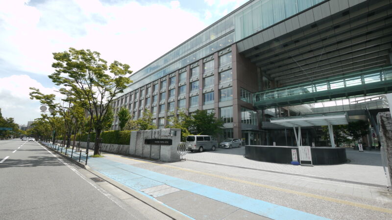 福岡大学附属大濠中学校・高等学校 -中央区 | 60年を超える歴史と伝統がある私立中学校・高等学校 | 住所:〒810-0044 福岡市中央区六本松1丁目12-1 | 交通:福岡市地下鉄七隈線「六本松駅」より 徒歩5分 西鉄バス「福大大濠中高前」バス停より 徒歩1分 他